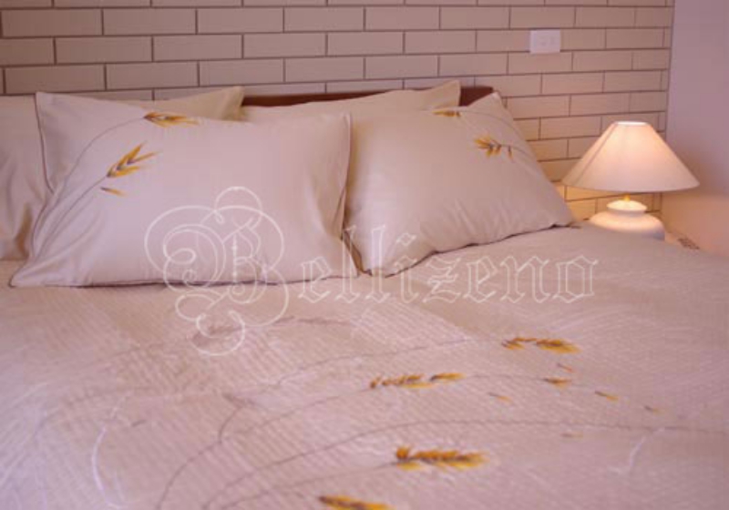 Bộ chăn chần vỏ gối thêu - Cỏ dại - kem
